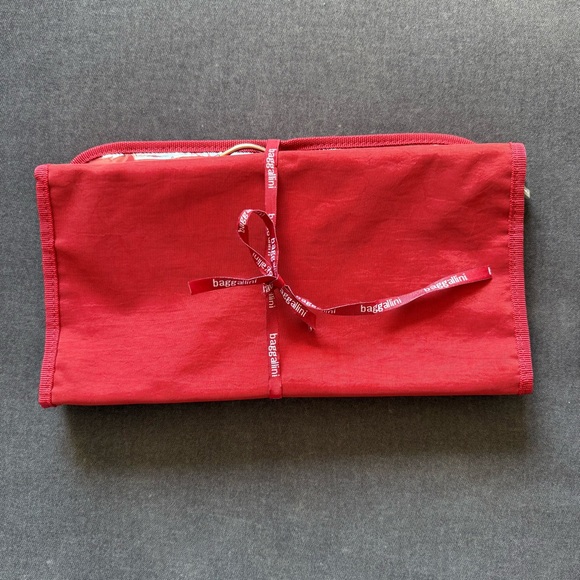 NWOT Baggallini Red Hanging Travel Organizer Toiletry Makeup Bag Foldable Nylon - Picture 6 of 6